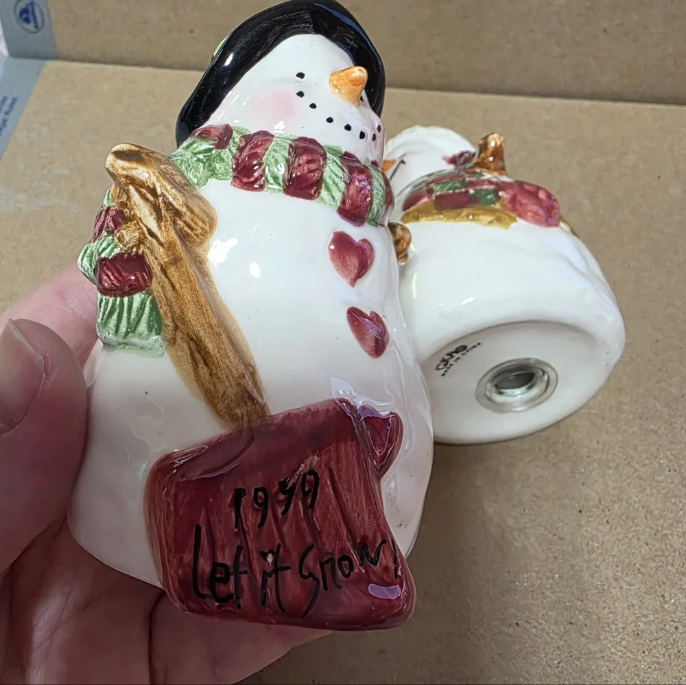 1999 Let It Snow Salt Pepper Shaker Set Snowman Snowwoman Holidays Christmas